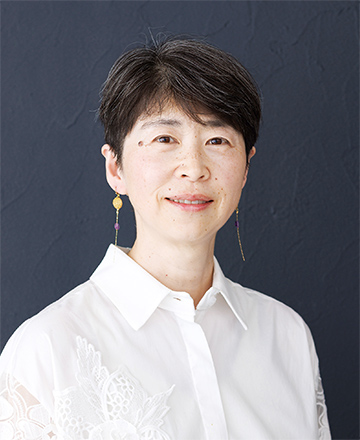 取締役会長：斎藤康子